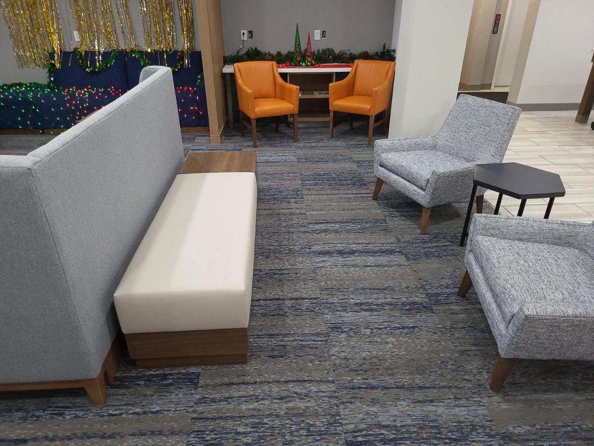 Holiday Inn Express Hotel & Suites Tipp City By Ihg Ngoại thất bức ảnh