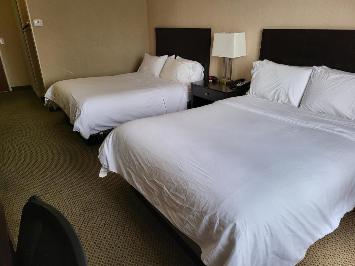 Holiday Inn Express Hotel & Suites Tipp City By Ihg Ngoại thất bức ảnh