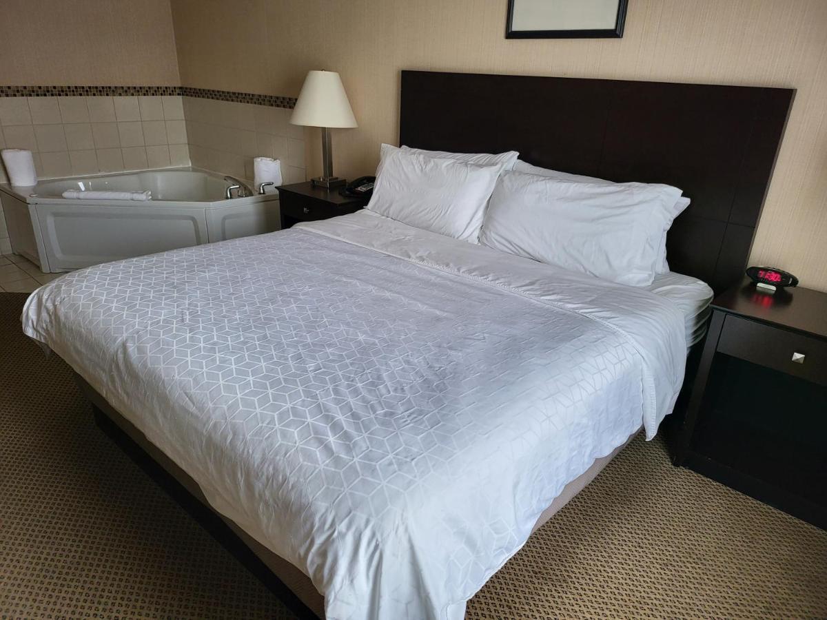 Holiday Inn Express Hotel & Suites Tipp City By Ihg Ngoại thất bức ảnh