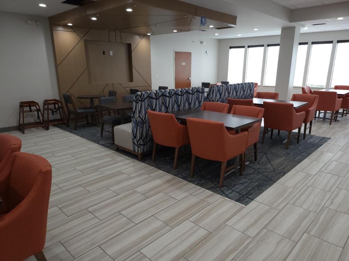 Holiday Inn Express Hotel & Suites Tipp City By Ihg Ngoại thất bức ảnh