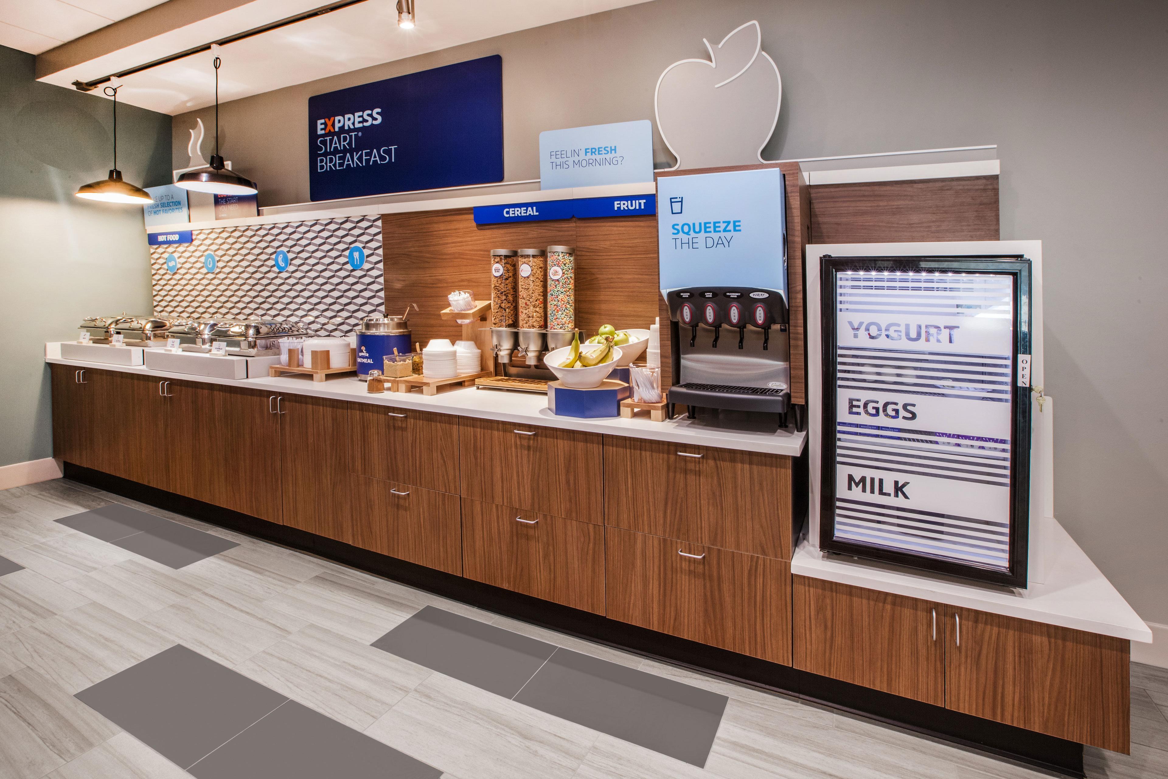 Holiday Inn Express Hotel & Suites Tipp City By Ihg Ngoại thất bức ảnh